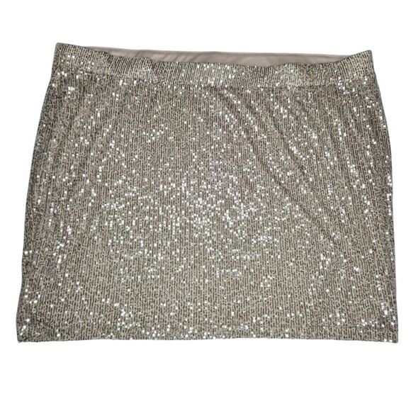 torrid Dresses & Skirts - Torrid Mini Sequin Skirt Champagne NWT 6X